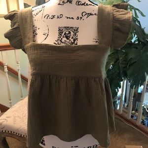 Kourt NWT Crop top XS